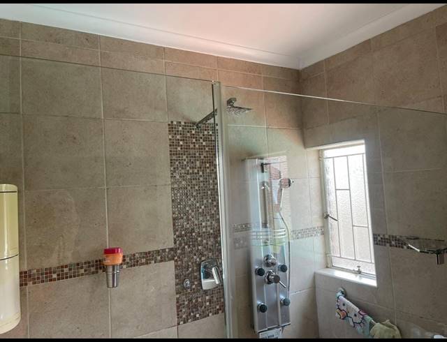5 BEDROOM HOUSE FOR SALE IN VANDERBIJLPARK SE 2